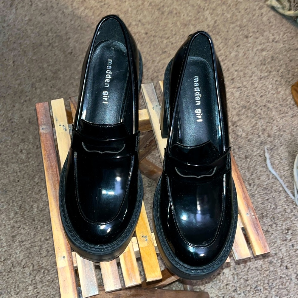 Brand new Steve Madden shoes ! Size 9.5